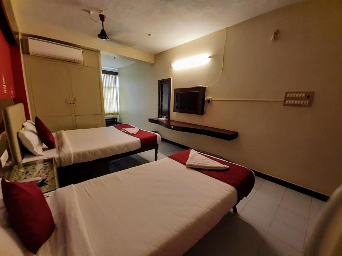 Ravi Krishna Inn Puducherry Exterior foto